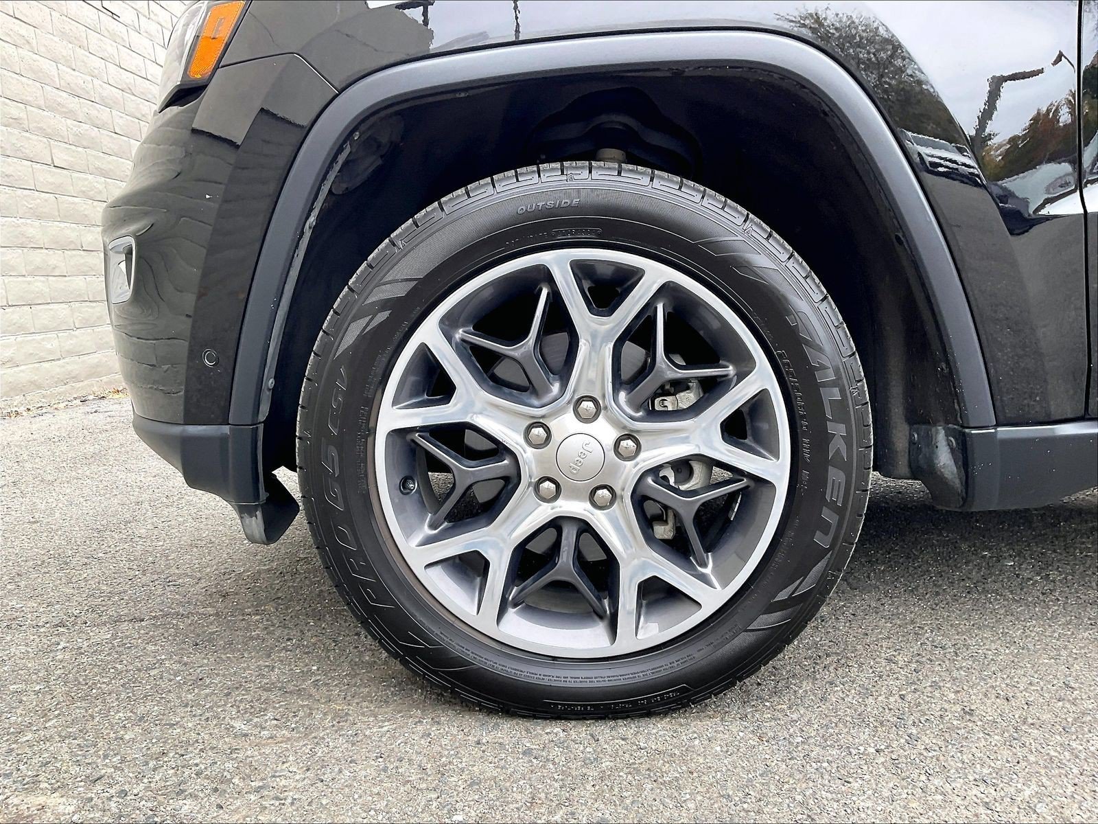 Used 2019 Jeep Grand Cherokee Limited w/ Luxury Group II AWD/4WD image 8