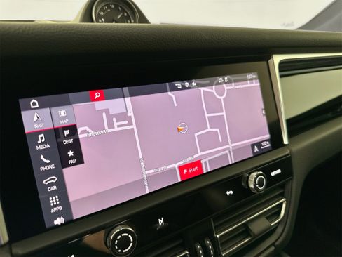 Certified 2023 Porsche Macan image 22