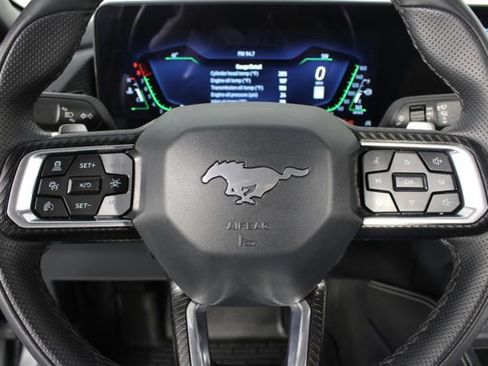Used 2025 Ford Mustang GT Premium image 13