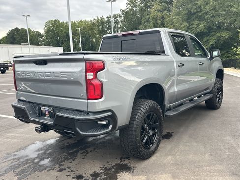 Used 2024 Chevrolet Silverado 1500 LT Trail Boss w/ Convenience Package II AWD/4WD image 8