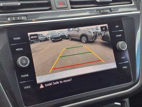 Used 2020 Volkswagen Tiguan SE image 16