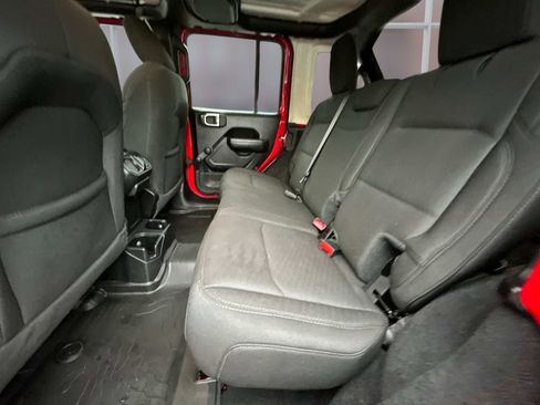 Used 2022 Jeep Wrangler Unlimited Willys image 14