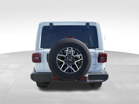 Used 2024 Jeep Wrangler Unlimited Sahara w/ Safety Group AWD/4WD image 14