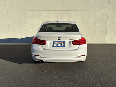 Used 2017 BMW 320i Sedan image 3