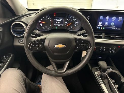 Used 2024 Chevrolet Trax LS FWD image 13