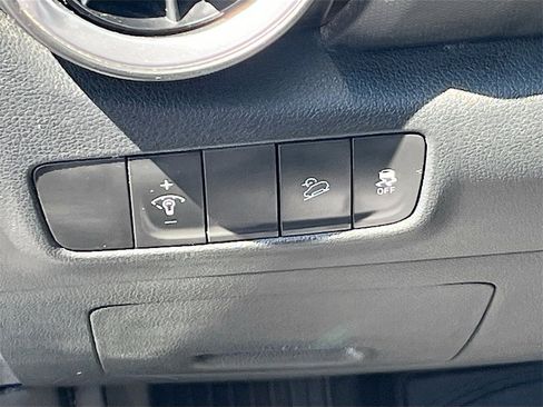 Used 2023 Hyundai Kona SE image 10