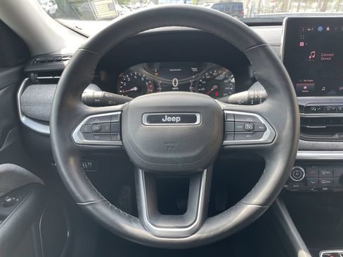 Used 2022 Jeep Compass Latitude AWD/4WD image 16