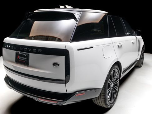 Used 2023 Land Rover Range Rover SE image 28