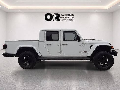 Used 2021 Jeep Gladiator Rubicon AWD/4WD image 6