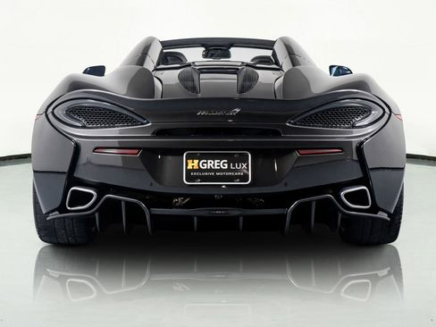 Used 2019 McLaren 570S Spider image 28