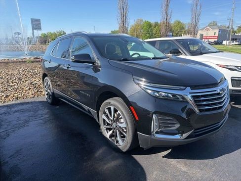 Used 2023 Chevrolet Equinox Premier AWD/4WD image 3