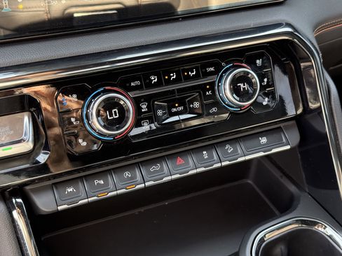 Used 2022 GMC Sierra 1500 AT4 w/ AT4 Premium Package image 22