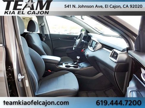 Certified 2019 Kia Sorento FWD image 11