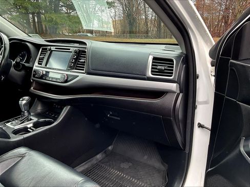 Used 2018 Toyota Highlander XLE w/ Protection Package #3 image 13