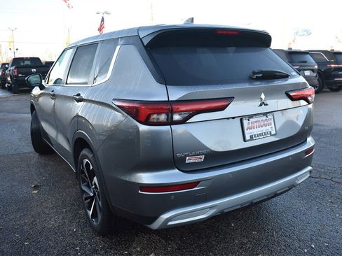 Used 2023 Mitsubishi Outlander SE image 5