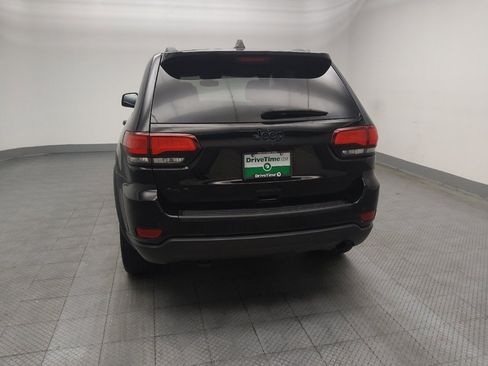 Used 2019 Jeep Grand Cherokee Laredo AWD/4WD image 6