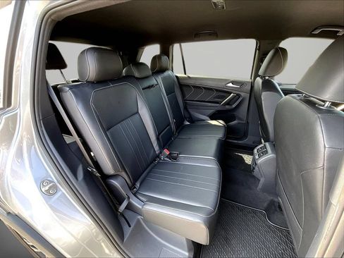 Used 2022 Volkswagen Tiguan SE R-Line FWD image 24