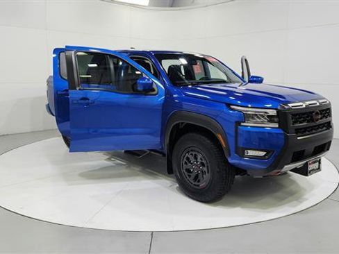 Certified 2025 Nissan Frontier PRO-4X image 9