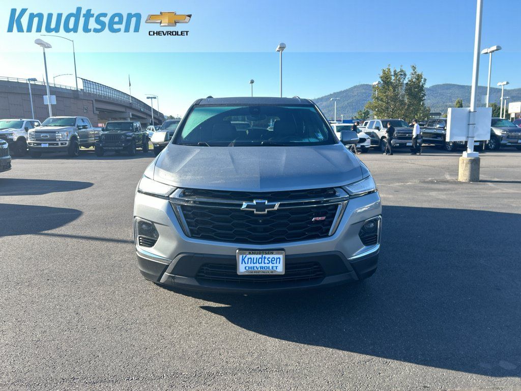 Used 2023 Chevrolet Traverse RS w/ LPO, Floor Liner Package AWD/4WD image 2