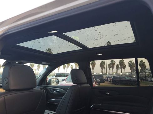 New 2026 Chevrolet Traverse LT w/ Sun and Wheel Package image 16