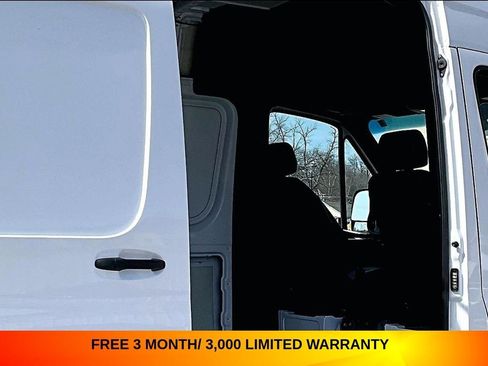 Used 2024 Mercedes-Benz Sprinter 2500 w/ Acoustic Package image 36