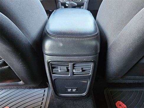 Used 2019 Dodge Charger SXT image 9