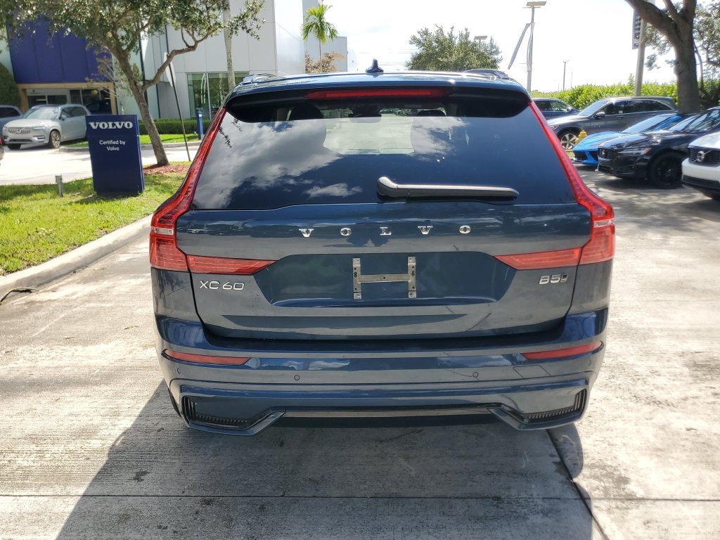 Certified 2024 Volvo XC60 B5 Core AWD/4WD image 5