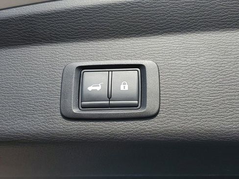 Used 2025 Mitsubishi Outlander SE image 7