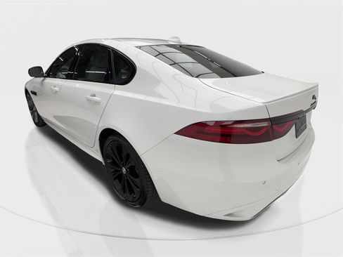 Used 2024 Jaguar XF R-Dynamic SE image 10