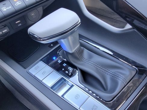 New 2025 Hyundai Elantra SEL image 18