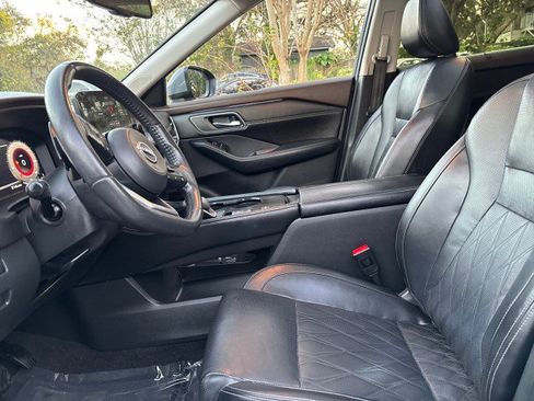 Used 2023 Nissan Rogue Platinum image 10