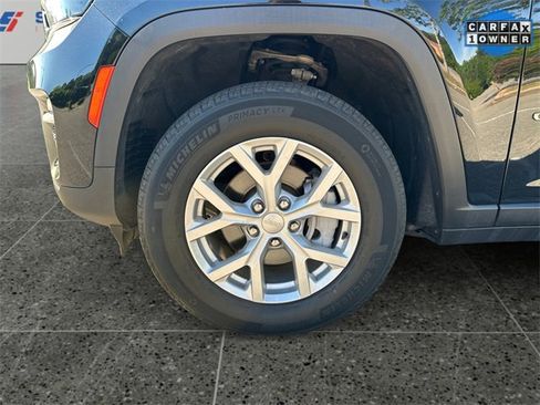 Used 2023 Jeep Grand Cherokee Limited image 14
