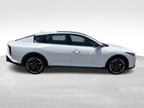 New 2026 Kia K4 GT-Line w/ GT-Line Premium Package FWD image 8