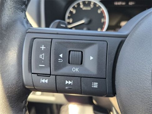 Used 2024 Nissan Rogue SV w/ SV Premium Package image 26