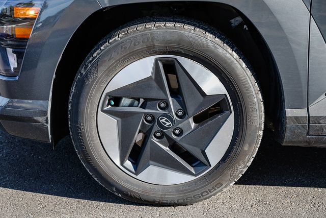 Certified 2025 Hyundai Kona SEL FWD image 11