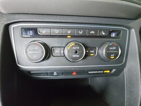 Used 2020 Volkswagen Atlas Cross Sport SE AWD/4WD image 17