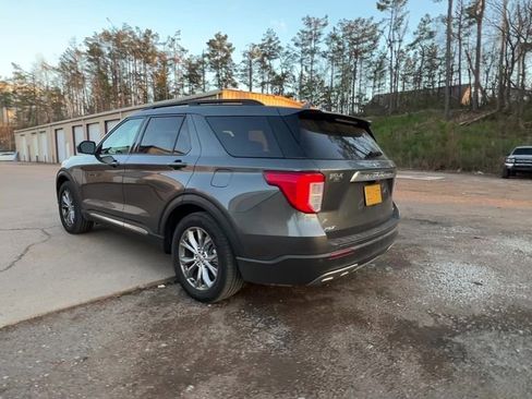 Used 2020 Ford Explorer XLT w/ Equipment Group 202A image 4