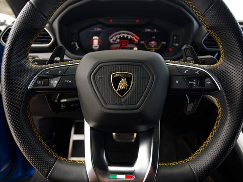 Used 2020 Lamborghini Urus AWD/4WD image 15