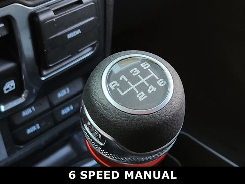 Used 2024 Jeep Wrangler Willys AWD/4WD image 9