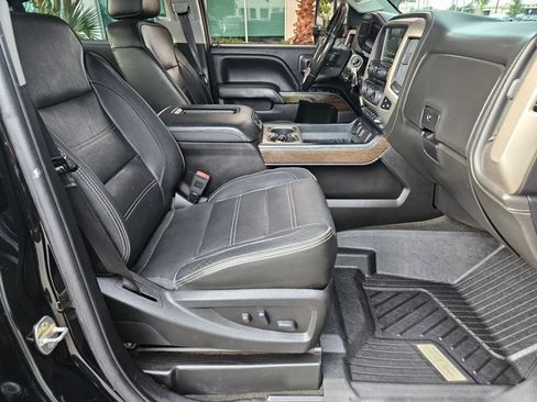 Used 2018 GMC Sierra 2500 Denali w/ Duramax Plus Package AWD/4WD image 21