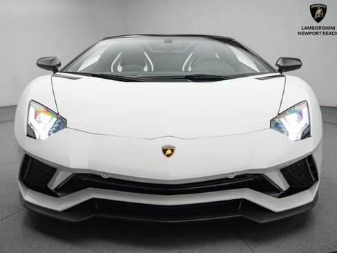 Used 2019 Lamborghini Aventador S image 13