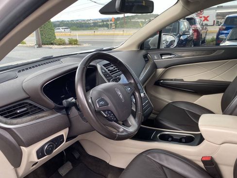 Used 2017 Lincoln MKC Reserve w/ Lincoln MKC Climate Package AWD/4WD image 11