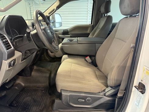 Used 2017 Ford F350 XLT AWD/4WD image 7