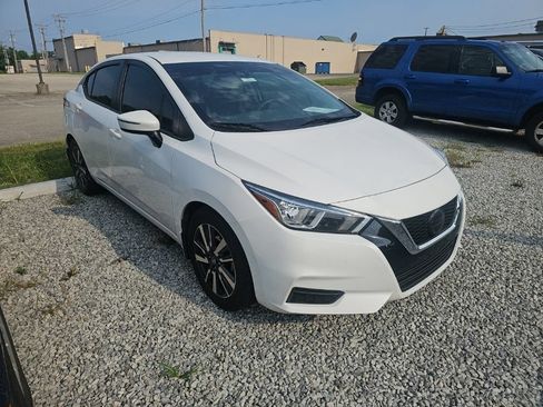 Used 2020 Nissan Versa SV FWD image 6