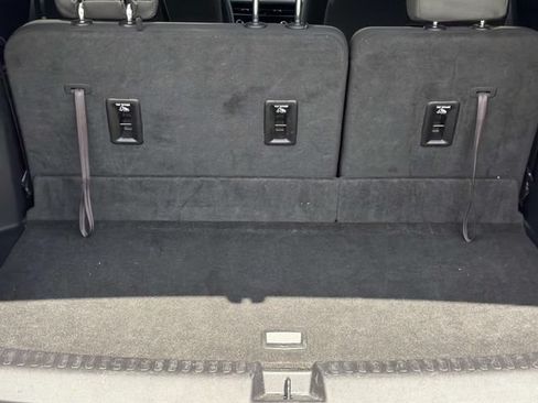 Used 2025 Chevrolet Traverse LT FWD image 22