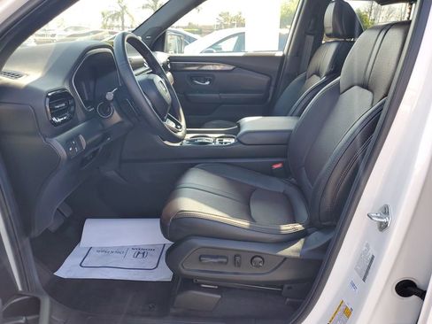 Used 2025 Honda Pilot Black Edition image 21