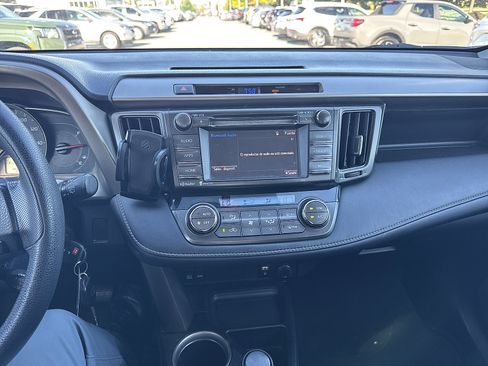 Used 2014 Toyota RAV4 XLE w/ Preferred Accessory Package AWD/4WD image 17