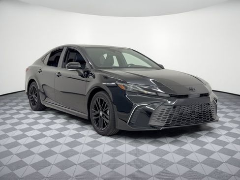 Used 2025 Toyota Camry SE w/ Convenience Package FWD image 7