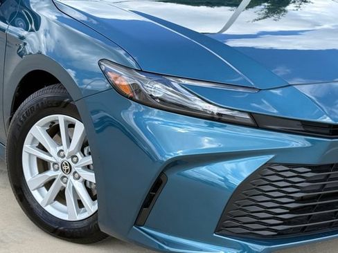 Used 2026 Toyota Camry LE w/ Convenience Package FWD image 3