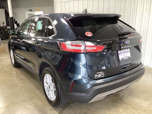 Used 2024 Ford Edge SEL w/ Convenience Package AWD/4WD image 3